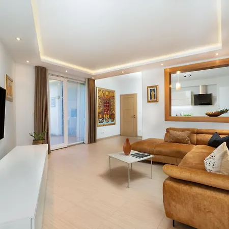 Olea Apartment *