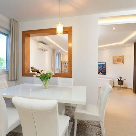 Olea Apartment *